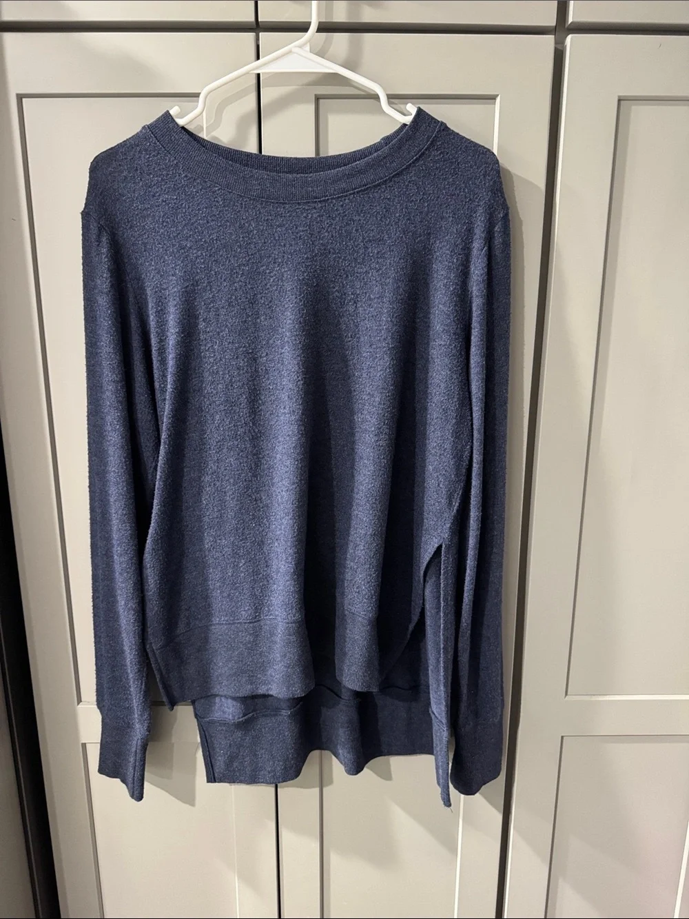 Alo yoga glimpse long navy sweater